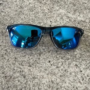 Maui Jim’s Polarized Blue Lens and Frame